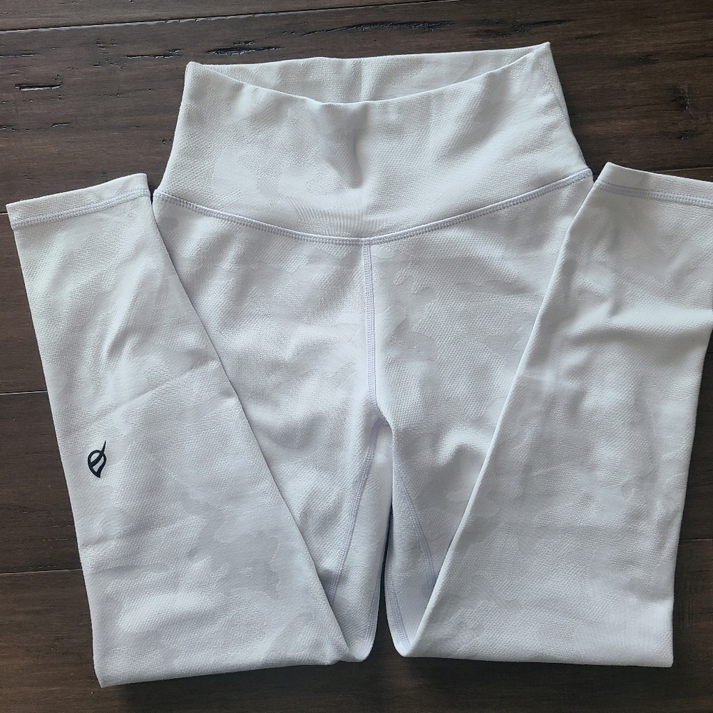 P'tula Stealth White Camo Leggings